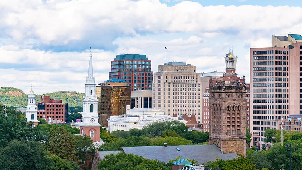 Horizonte de una ciudad de Connecticut